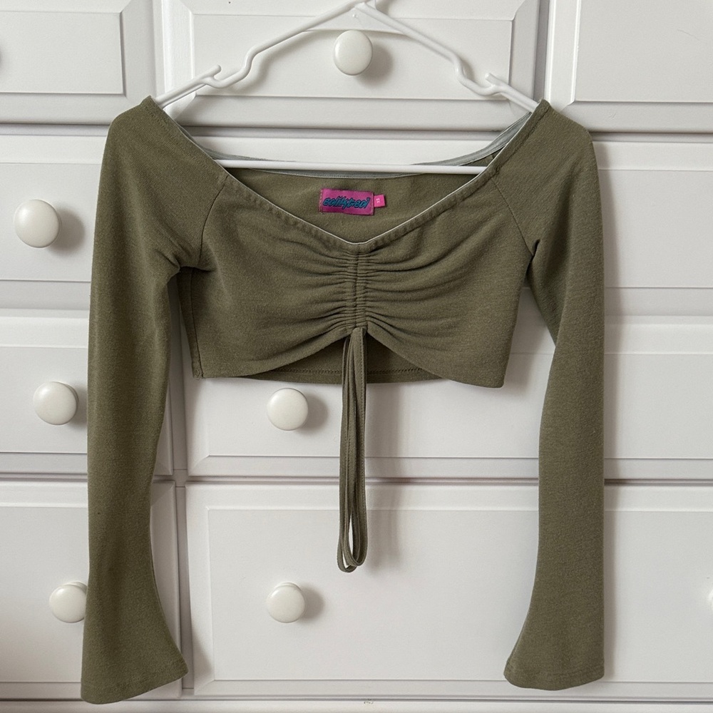 Edikted Olive Green Ruched Long Sleeve Crop Top